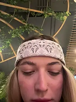 Snapshot of KylieJoyce chatting on 02-17-25, 11:22 KylieJoyce online show from 02-17-25, 11:22