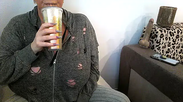 hotsierra4u online show from 04-07-26, 09:22