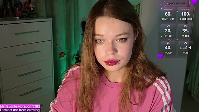 Snapshot of ValBae chatting on 10-13-25, 07:48 ValBae online show from 10-13-25, 07:48