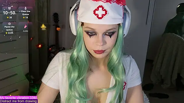 ValBae online show from 10-31-25, 08:49