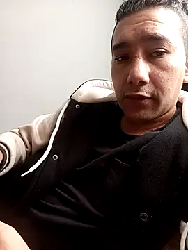 Snapshot of misterioso258 chatting on 04-30-26, 01:18 misterioso258 online show from 04-30-26, 01:18
