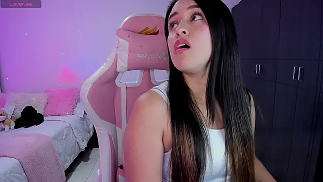 Tinylottie online show from 10-18-25, 11:07