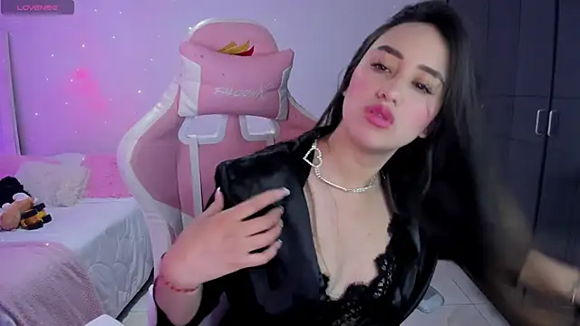 Tinylottie online show from 10-19-25, 04:32