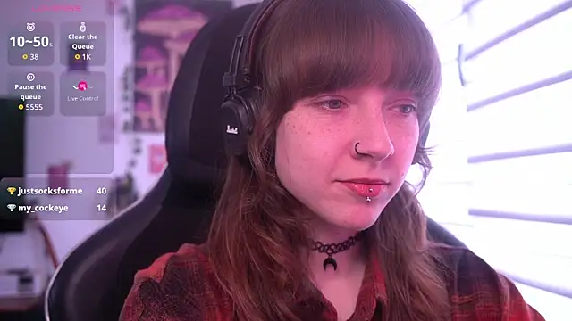 juliapie online show from 05-12-26, 01:28