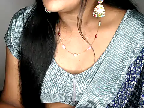 shila20 online show from 10-29-25, 01:43