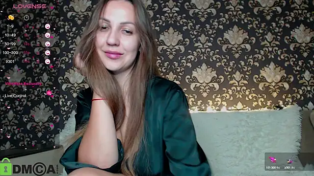 Snapshot of Estel_Loewe chatting on 09-30-25, 01:39 Estel Loewe online show from 09-30-25, 01:39