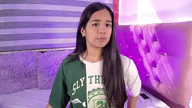 Snapshot of Maeena chatting on 02-03-25, 02:55 Maeena online show from 02-03-25, 02:55