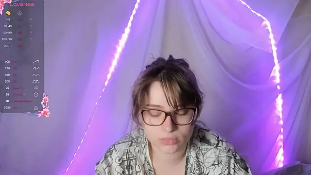 Snapshot of Seductive_She_Wolf chatting on 06-24-26, 12:48 Seductive She Wolf online show from 06-24-26, 12:48
