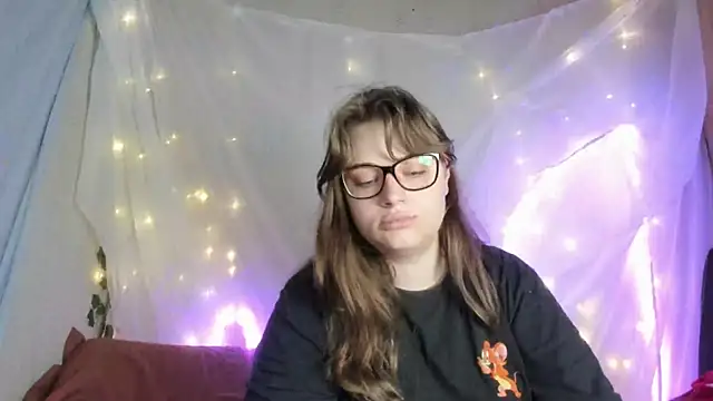 Snapshot of Seductive_She_Wolf chatting on 07-04-26, 02:43 Seductive She Wolf online show from 07-04-26, 02:43
