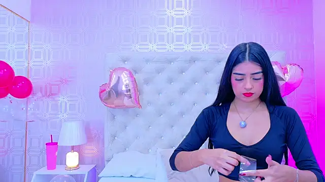 Snapshot of Mia-Monroe chatting on 02-09-26, 01:31 Mia-Monroe online show from 02-09-26, 01:31