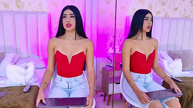 Mia-Monroe online show from 11-05-25, 07:39