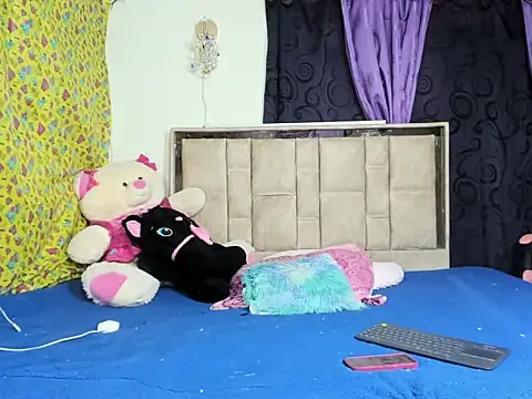 alanaanddaphne online show from 05-05-26, 04:54