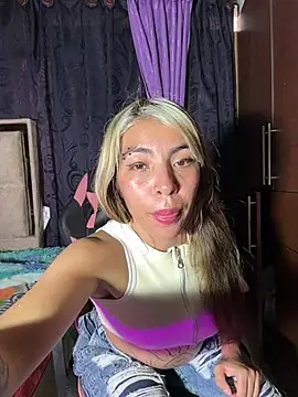 alanaanddaphne online show from 05-19-26, 10:06