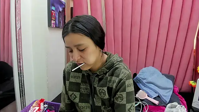 Sarah Hornny online show from 02-21-26, 03:52