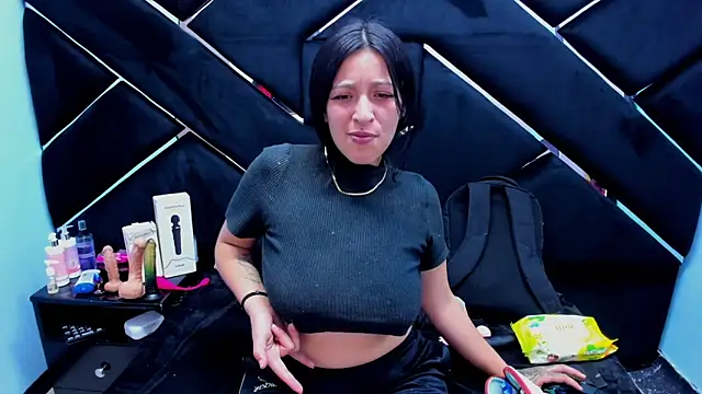 Sarah Hornny online show from 11-12-25, 04:27