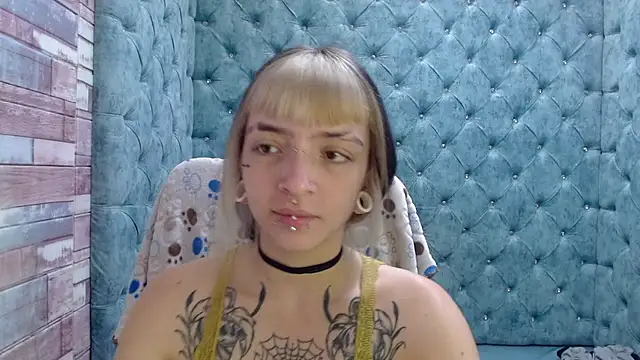 Samantha Smiith online show from 10-24-25, 04:11