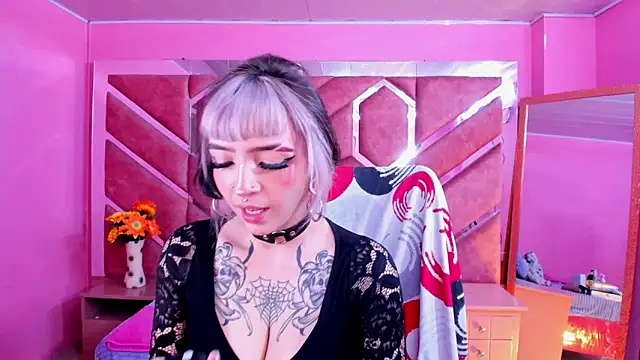 Samantha Smiith online show from 04-19-26, 04:02