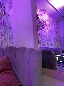 AbyThompson online show from 11-30-25, 09:59