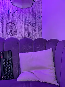 AbyThompson online show from 10-14-25, 03:40