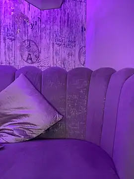 AbyThompson online show from 11-18-25, 02:53