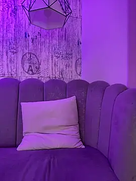 AbyThompson online show from 10-18-25, 01:35