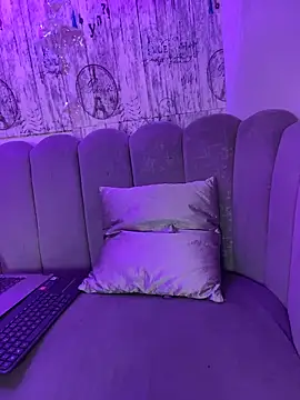 AbyThompson online show from 11-17-25, 02:21