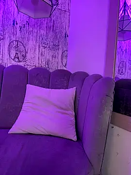 AbyThompson online show from 10-21-25, 11:20