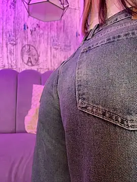 AbyThompson online show from 04-11-26, 02:10