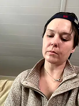 KatieBARBiE98 online show from 12-14-25, 08:36