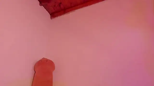 Snapshot of HarleyRedd chatting on 12-02-25, 06:15 HarleyRedd online show from 12-02-25, 06:15