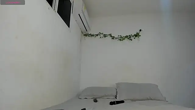 ashley lemus online show from 05-02-26, 01:33