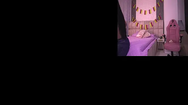 Godess Scarlett77 online show from 06-19-26, 03:12