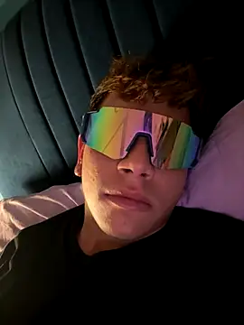 Snapshot of calleaaaa chatting on 10-25-25, 02:33 calleaaaa online show from 10-25-25, 02:33