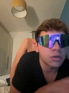 Snapshot of calleaaaa chatting on 11-18-25, 10:24 calleaaaa online show from 11-18-25, 10:24