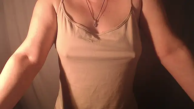 Snapshot of 1BECHA1 chatting on 01-13-26, 01:20 1BECHA1 online show from 01-13-26, 01:20