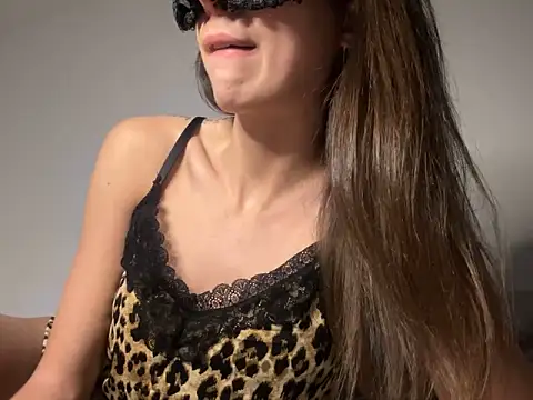 Snapshot of Diletta21 chatting on 02-10-25, 04:25 Diletta21 online show from 02-10-25, 04:25