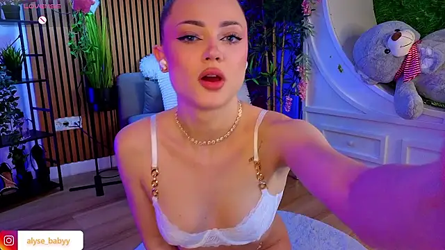AlyseReuse online show from 02-19-26, 07:11