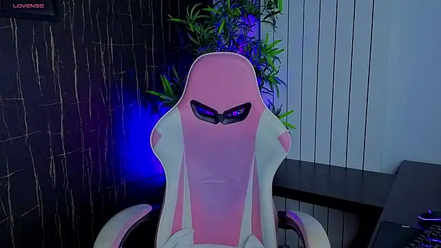 AlyseReuse online show from 10-31-25, 07:32