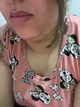 yassminsexy22 online show from 02-15-26, 01:10