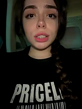 Snapshot of pantyless chatting on 09-19-25, 09:52 pantyless online show from 09-19-25, 09:52