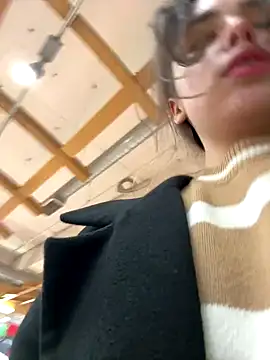 Snapshot of pantyless chatting on 09-27-25, 10:49 pantyless online show from 09-27-25, 10:49