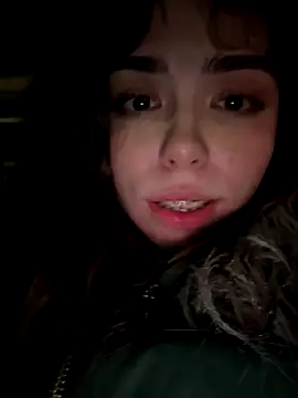 Snapshot of pantyless chatting on 12-14-25, 01:23 pantyless online show from 12-14-25, 01:23