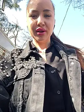 Snapshot of beautydiamond chatting on 03-10-25, 11:23 beautydiamond online show from 03-10-25, 11:23