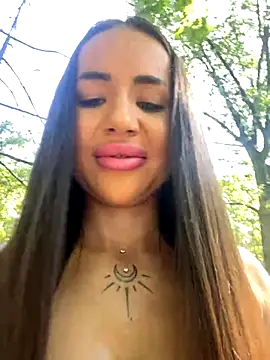 Snapshot of beautydiamond chatting on 09-21-25, 08:41 beautydiamond online show from 09-21-25, 08:41