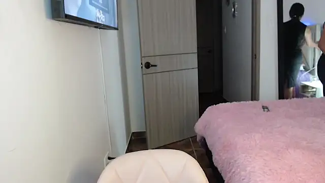 SophiaJoliebm online show from 04-15-26, 03:45