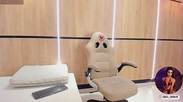 charlotte colee online show from 11-08-25, 12:09