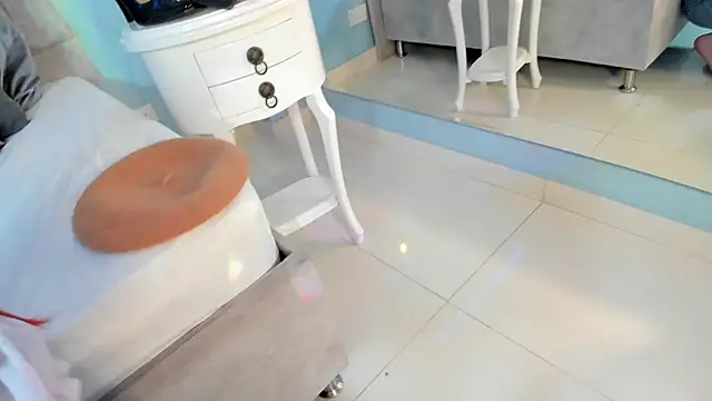 sweeet peach online show from 03-17-25, 10:08