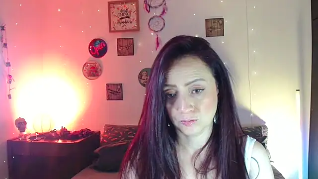 Snapshot of catalinamommyx chatting on 06-11-26, 12:32 catalinamommyx online show from 06-11-26, 12:32