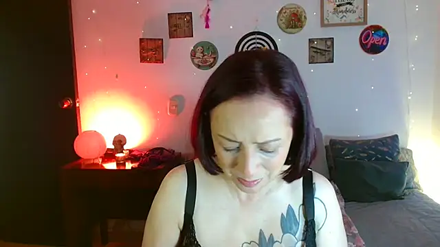 Snapshot of catalinamommyx chatting on 07-12-26, 01:50 catalinamommyx online show from 07-12-26, 01:50