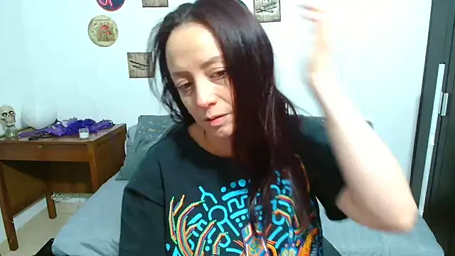 Snapshot of catalinamommyx chatting on 06-19-26, 12:27 catalinamommyx online show from 06-19-26, 12:27